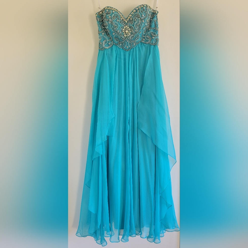 SHERRI HIll Evening Gown w/beaded Top. Sz 8. Turquoise